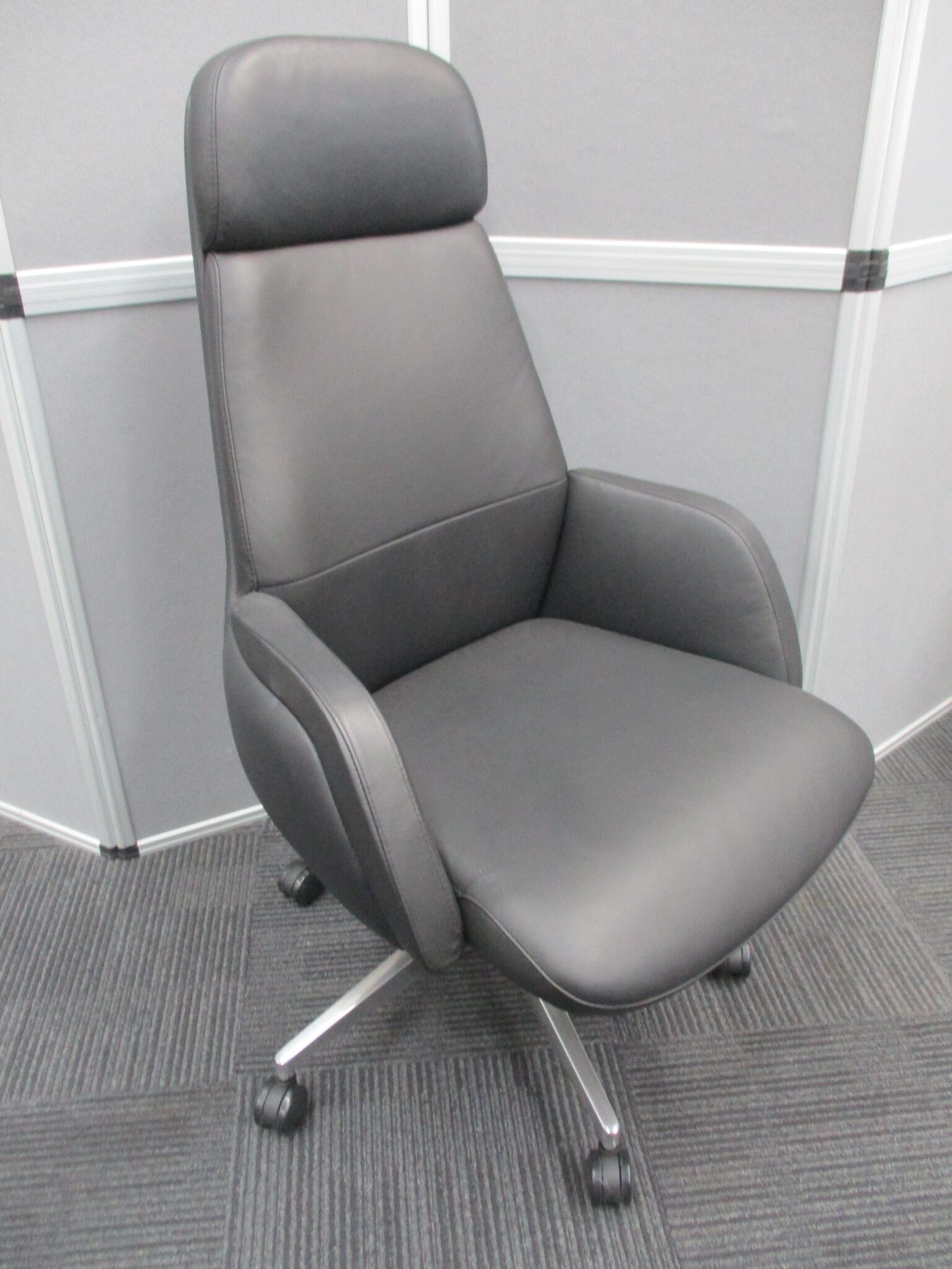 New Captain Executive Leather Chairs $1225